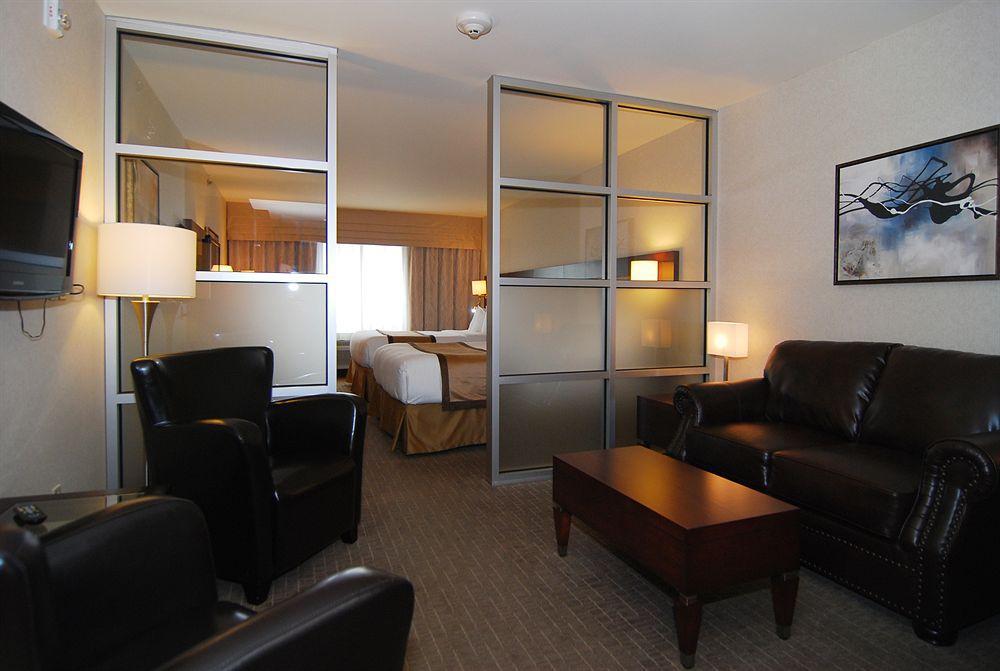 Quality Inn & Suites Val-d'Or Szoba fotó