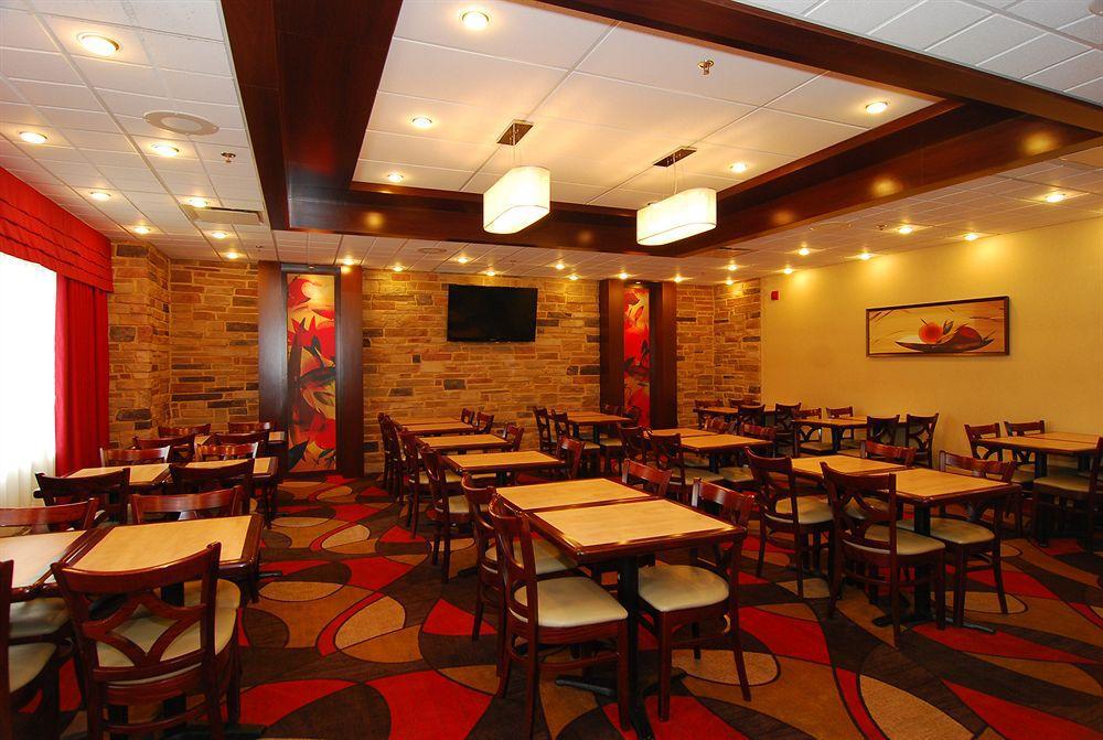 Quality Inn & Suites Val-d'Or Étterem fotó