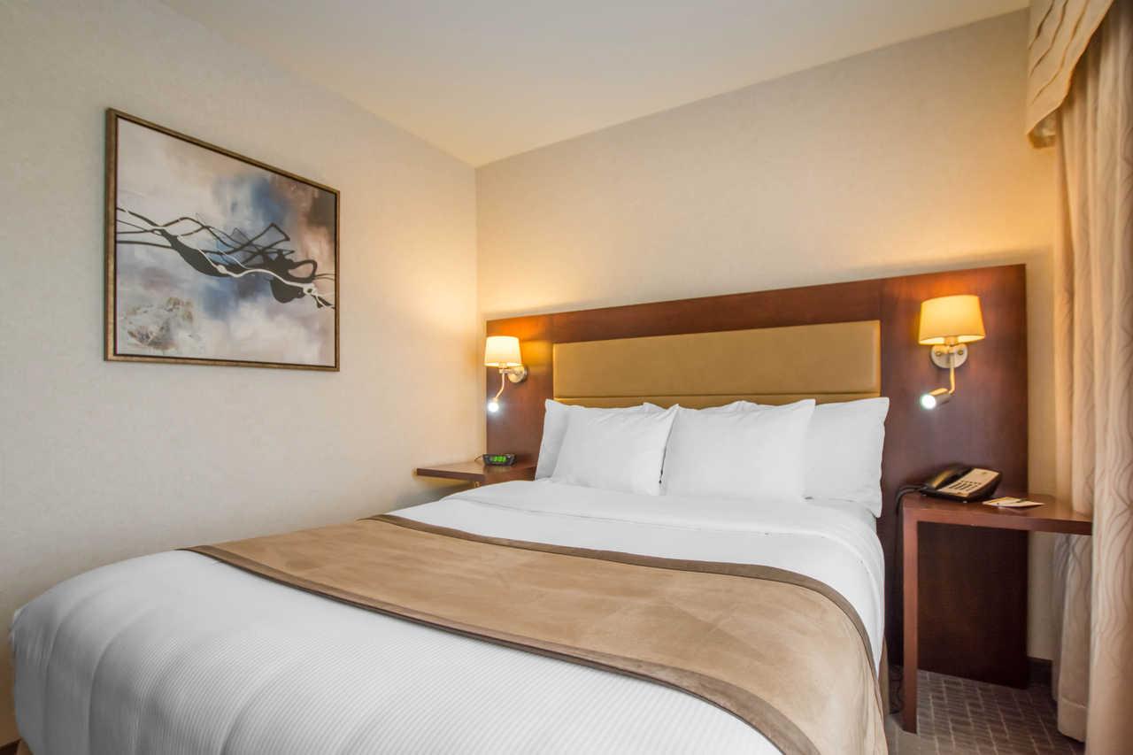 Quality Inn & Suites Val-d'Or Kültér fotó