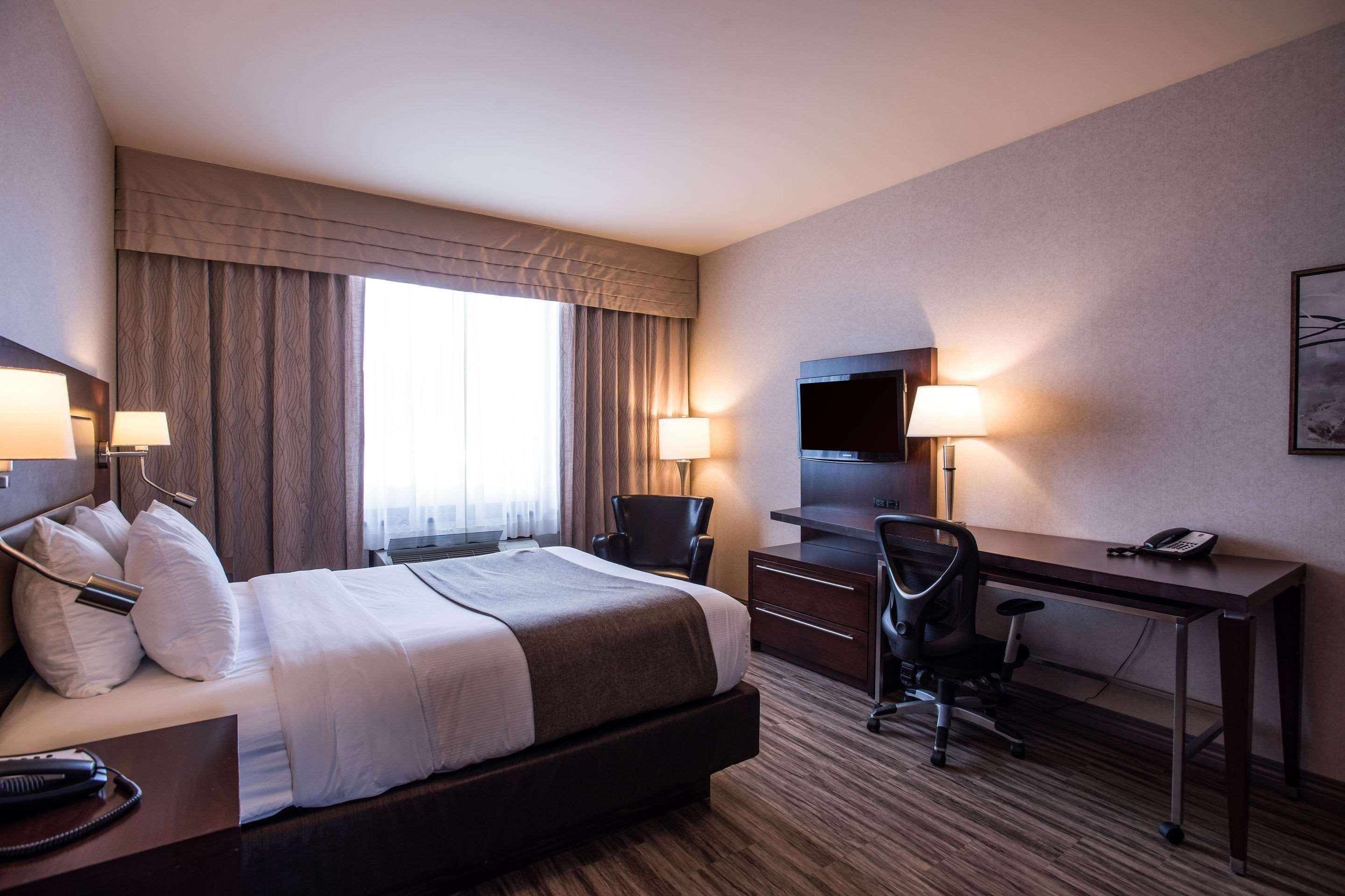 Quality Inn & Suites Val-d'Or Kültér fotó