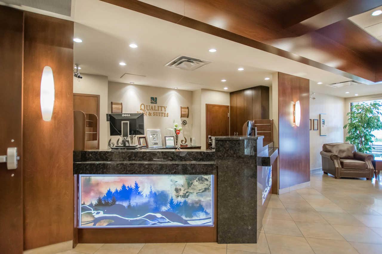 Quality Inn & Suites Val-d'Or Kültér fotó
