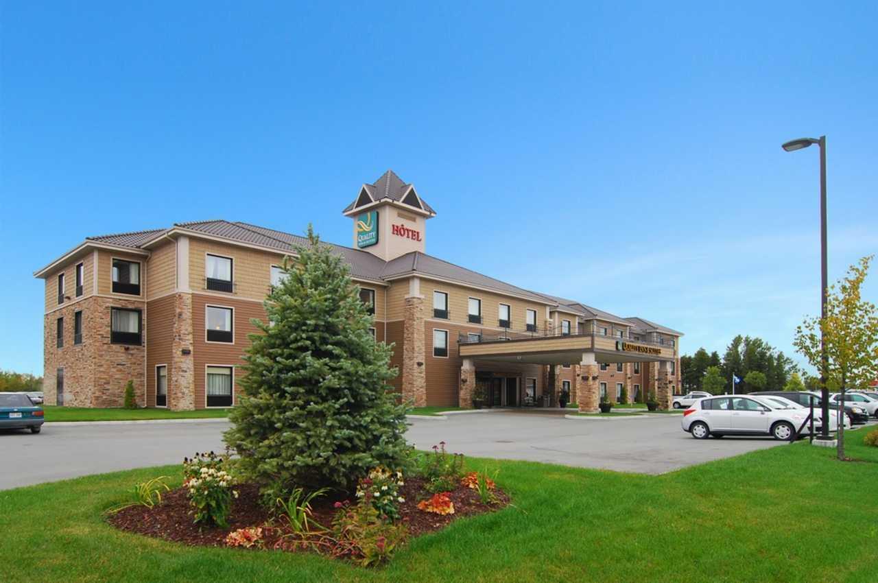 Quality Inn & Suites Val-d'Or Kültér fotó