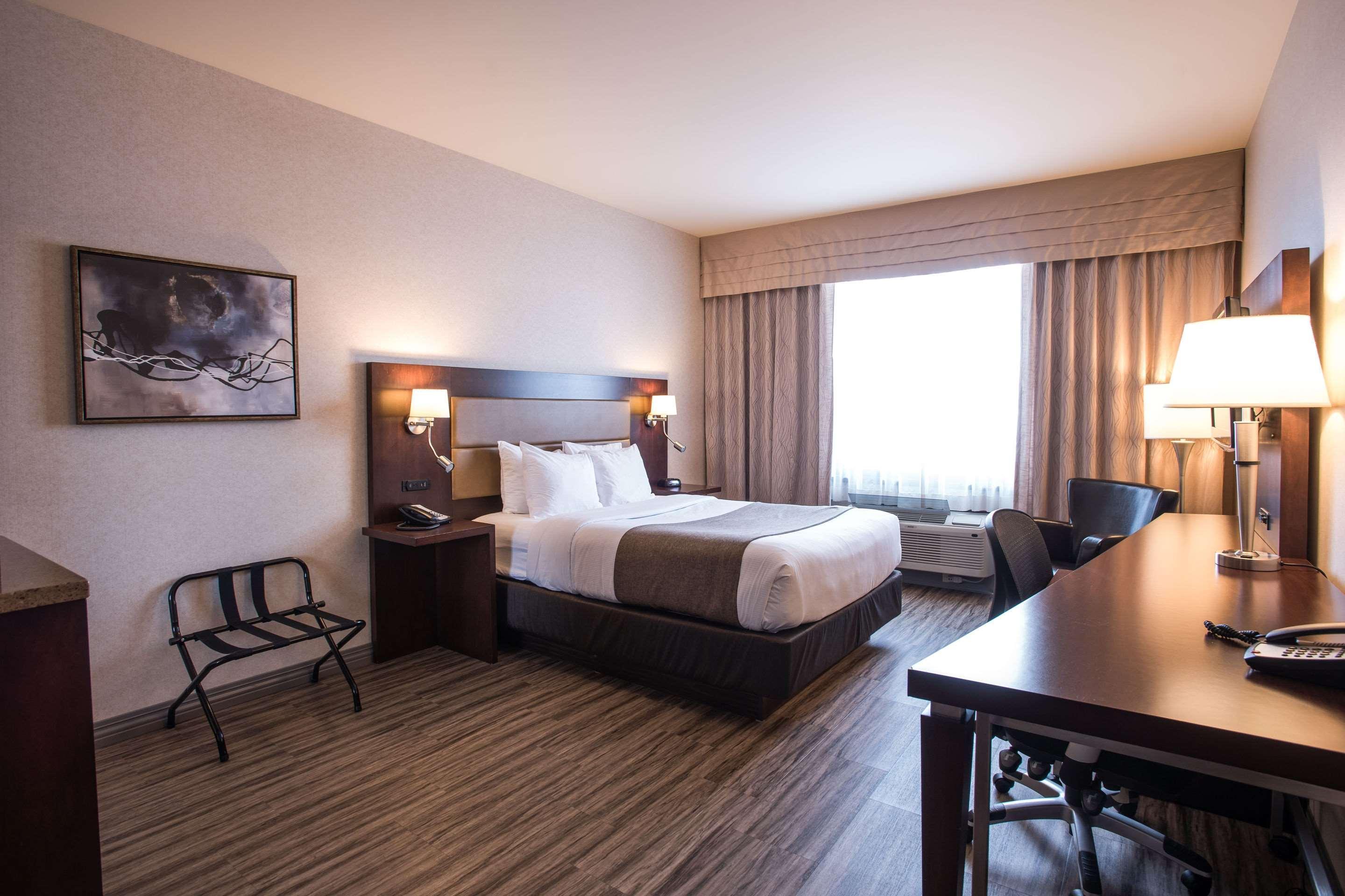 Quality Inn & Suites Val-d'Or Kültér fotó