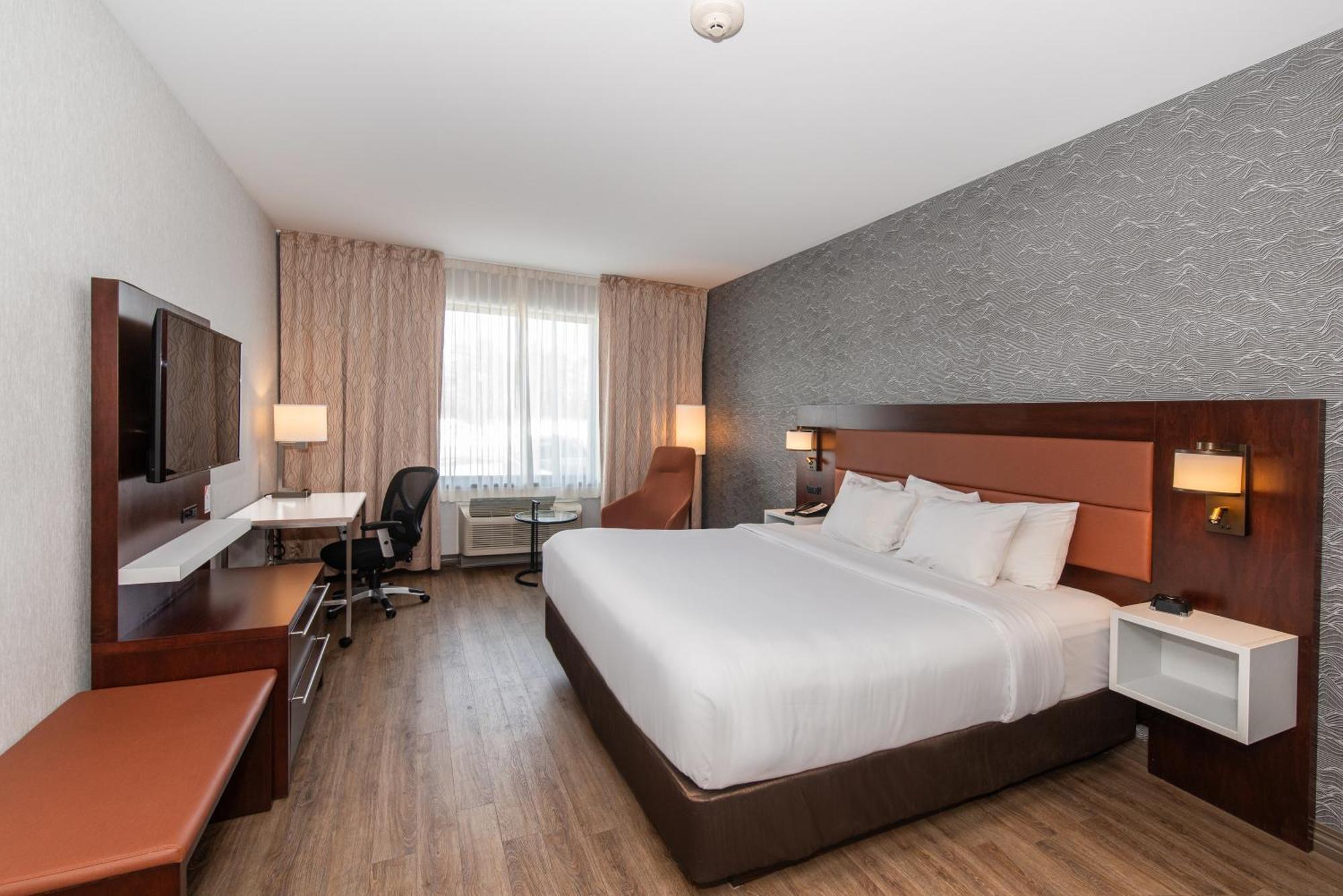 Quality Inn & Suites Val-d'Or Kültér fotó