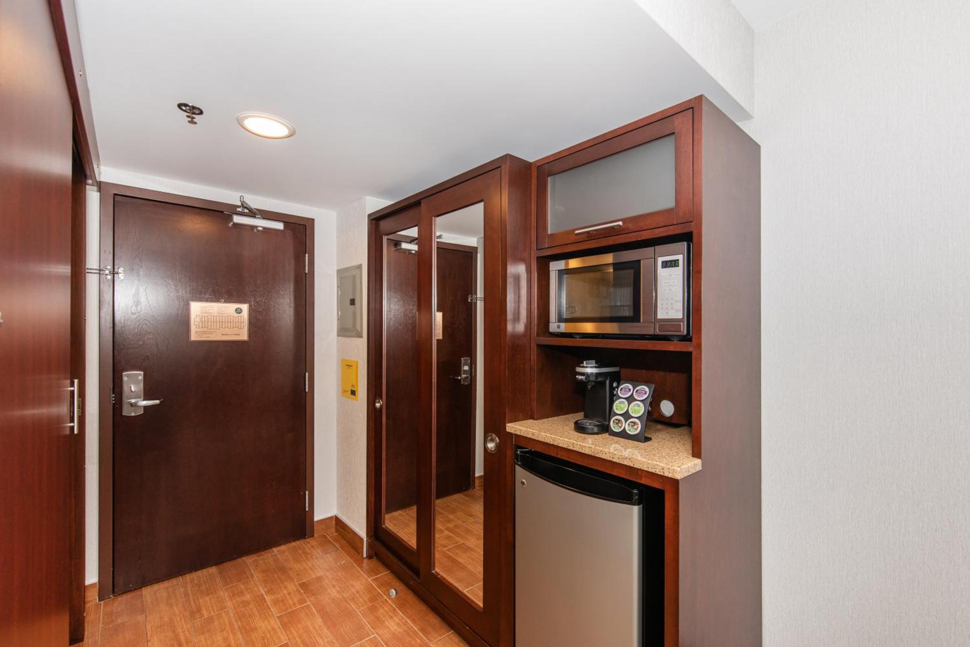 Quality Inn & Suites Val-d'Or Kültér fotó