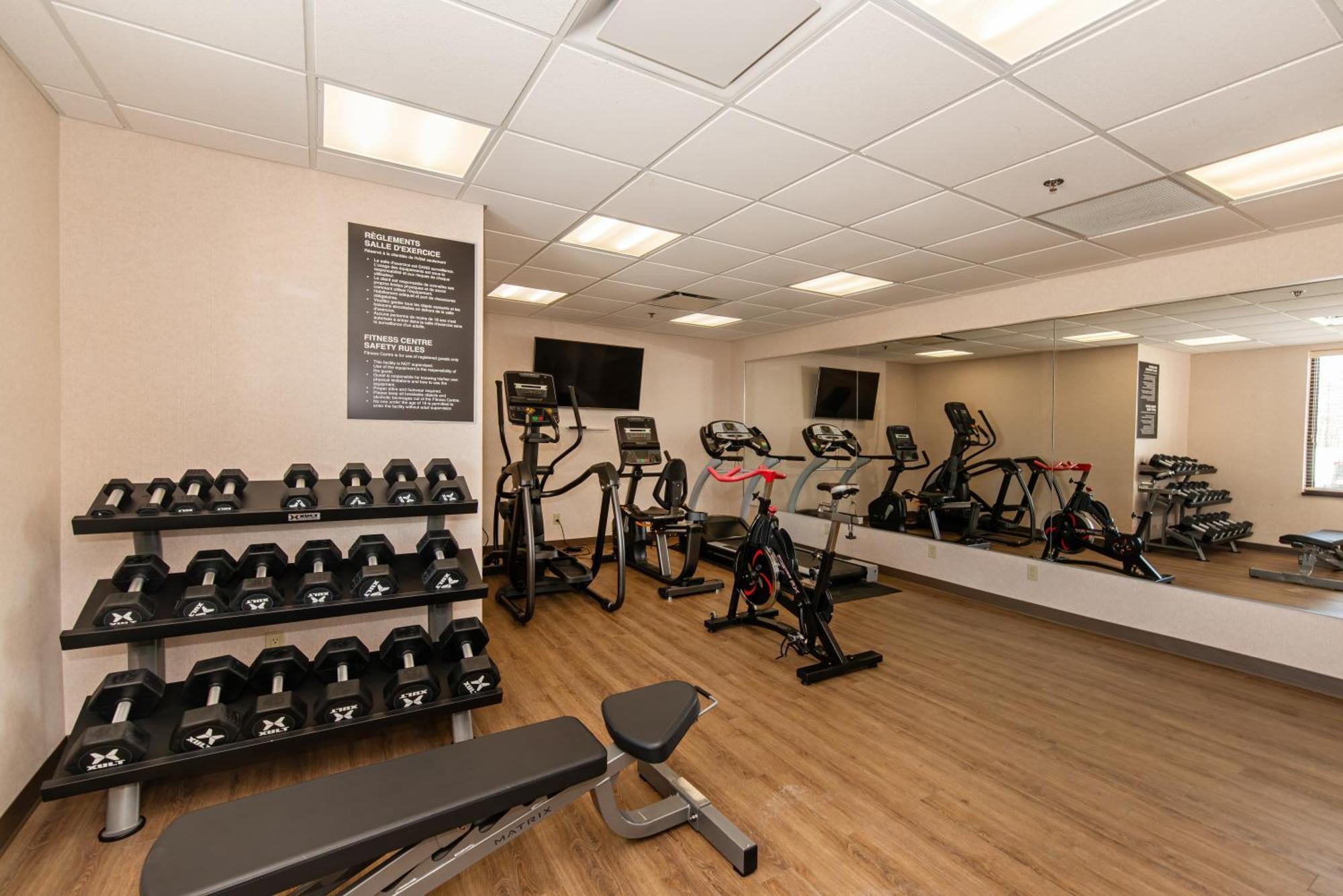 Quality Inn & Suites Val-d'Or Kültér fotó
