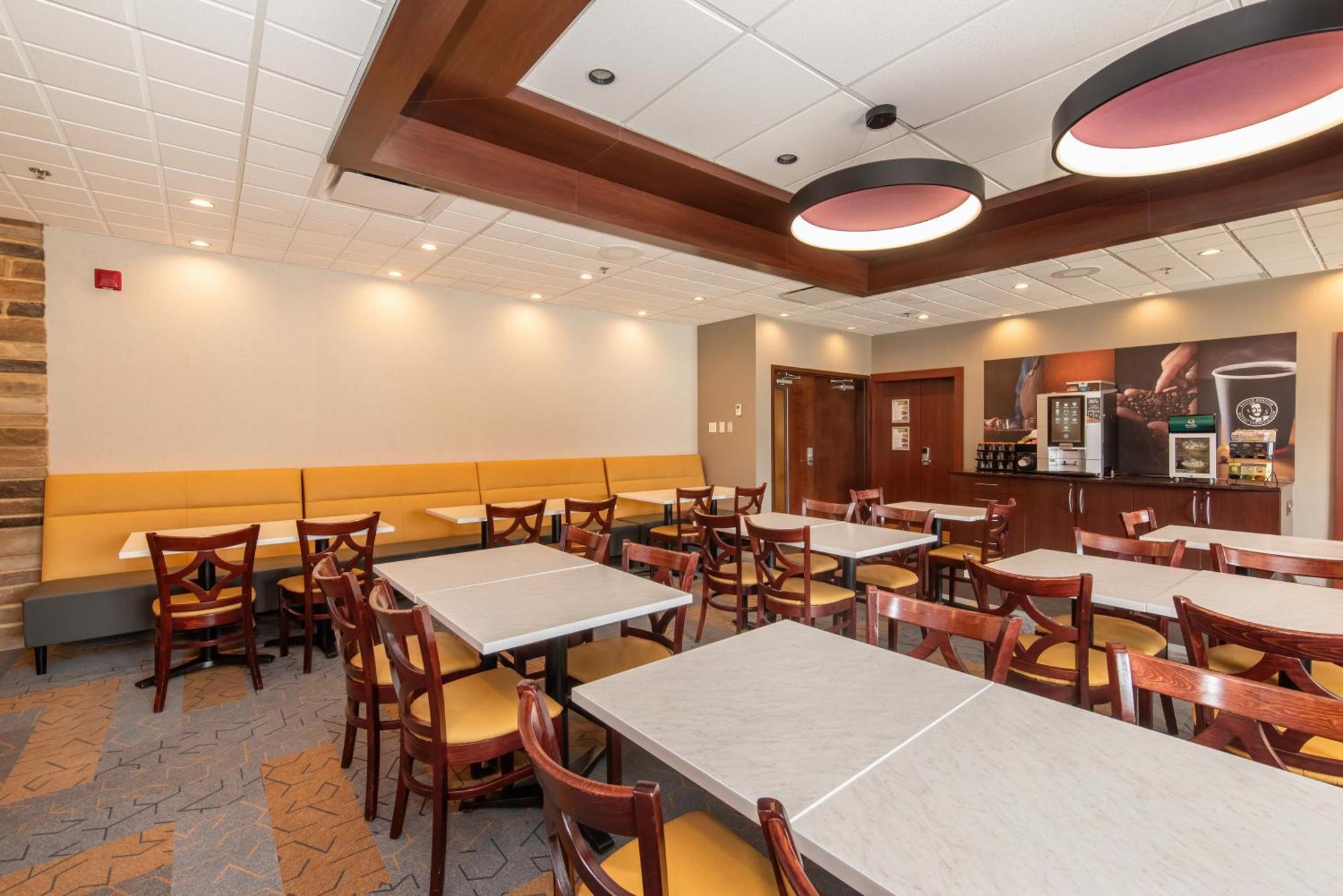 Quality Inn & Suites Val-d'Or Kültér fotó