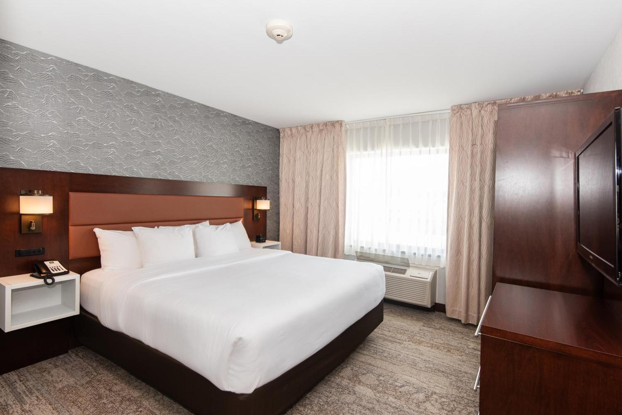 Quality Inn & Suites Val-d'Or Kültér fotó