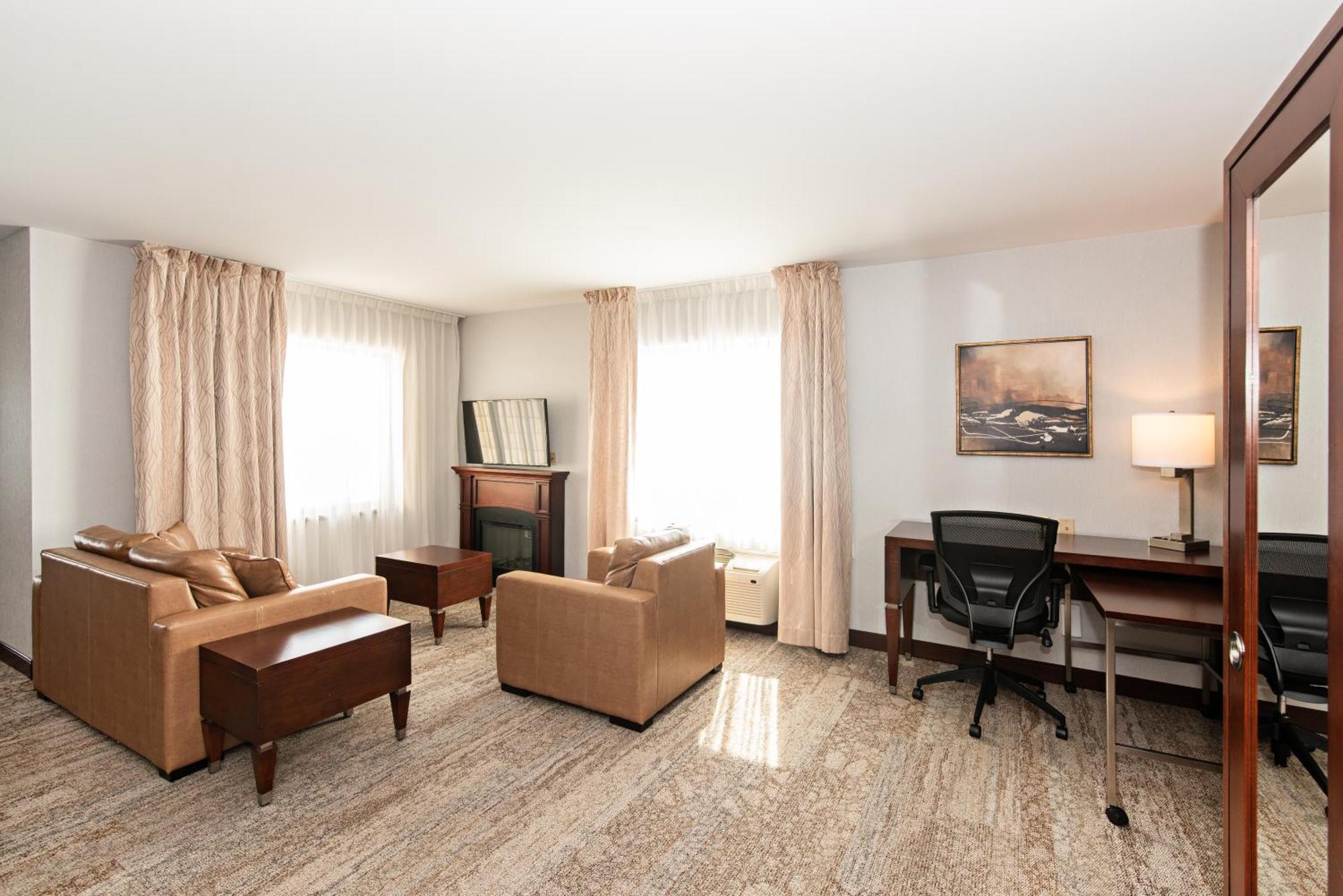 Quality Inn & Suites Val-d'Or Kültér fotó