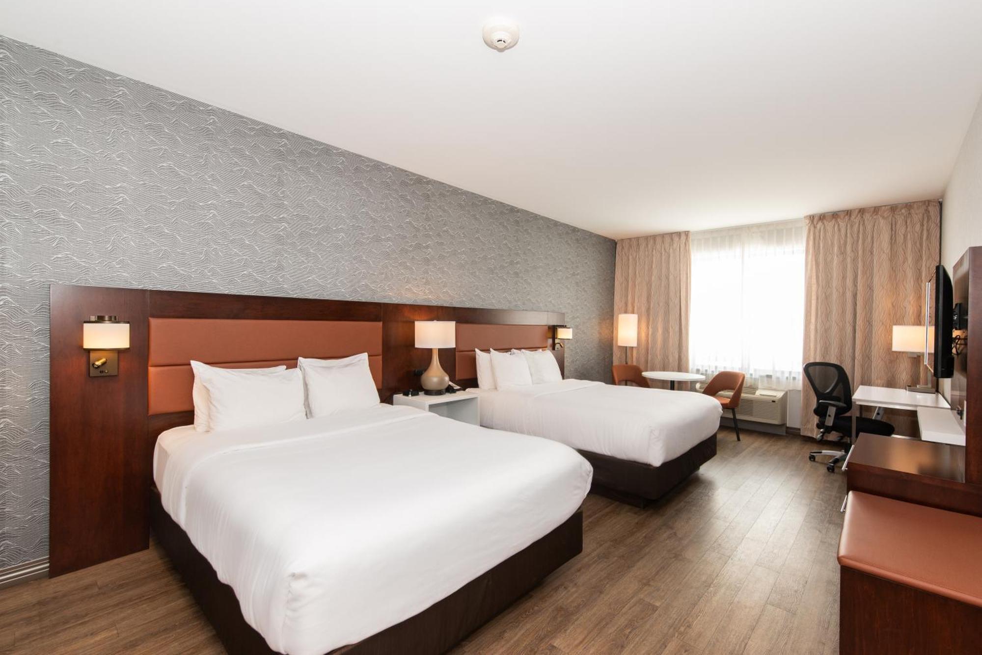 Quality Inn & Suites Val-d'Or Kültér fotó