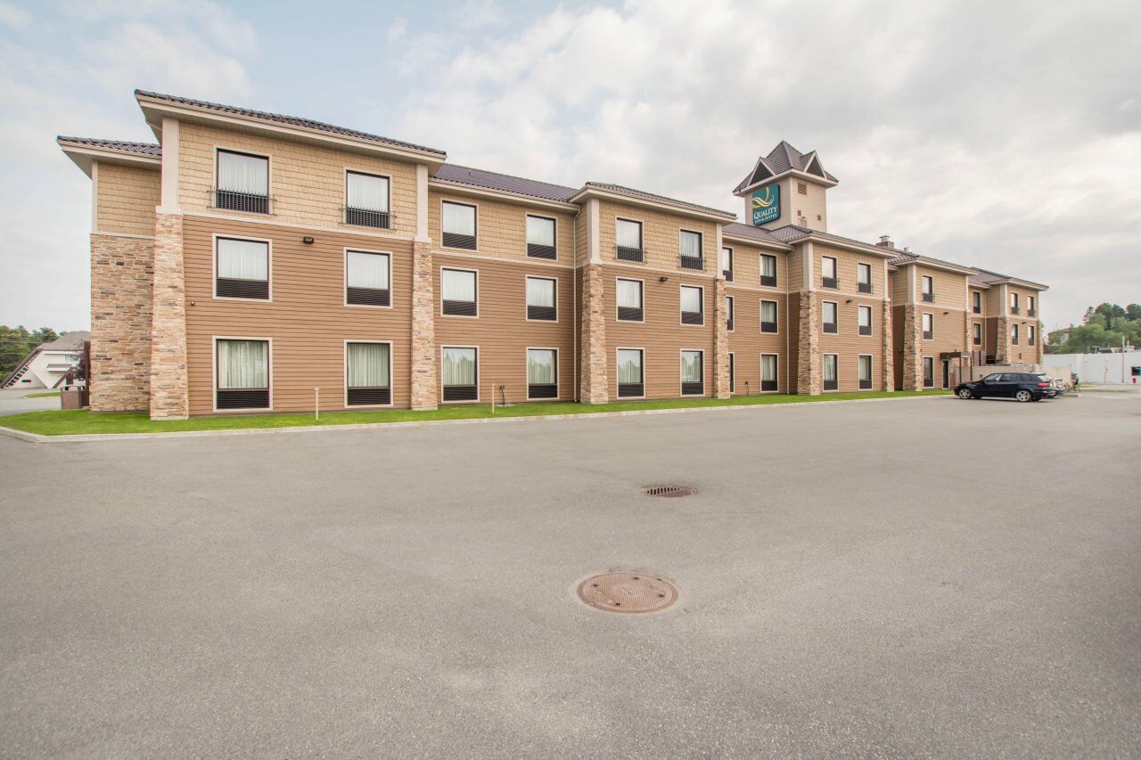 Quality Inn & Suites Val-d'Or Kültér fotó